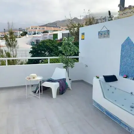 Jacuzzi Suite, Pakito *