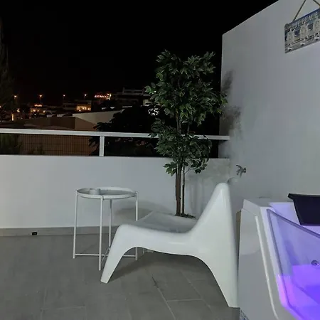 Jacuzzi Suite, Pakito Apartment *
